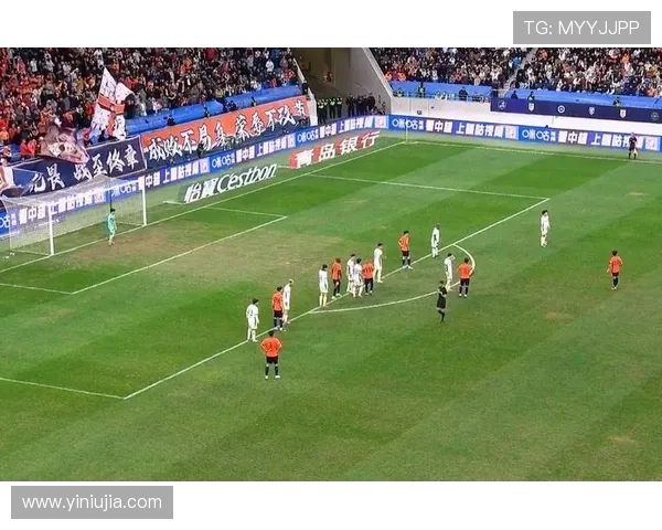 青岛海牛主场爆发力克长春亚泰提前一轮送对手无缘下赛季中超 青岛海牛主场爆发力克长春亚泰提前一轮送对手无缘下赛季中超