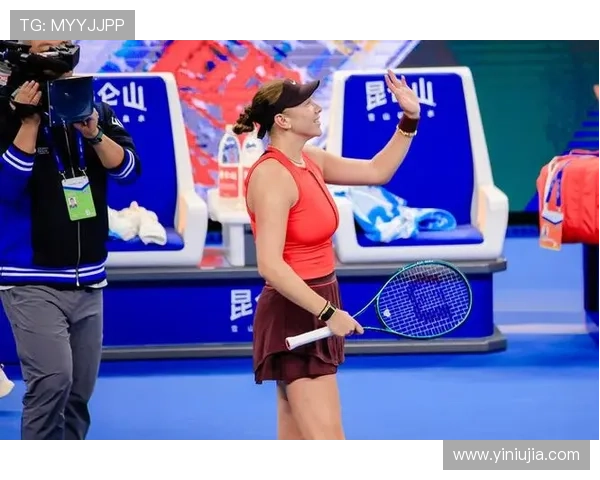 阿尼西莫娃直落两盘力克高芙强势挺进中网女单决赛舞台之巅战场上