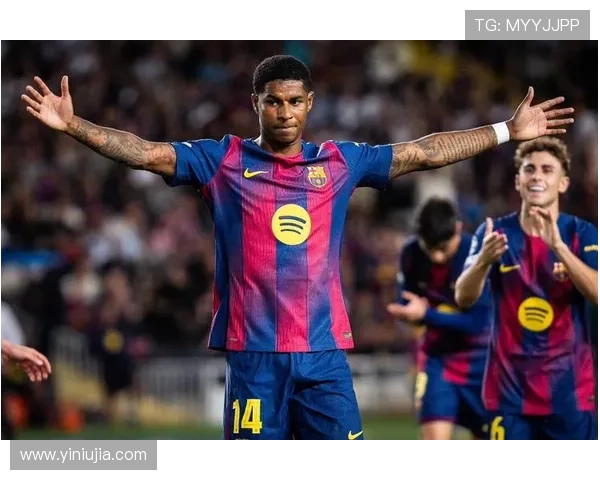 B费晒与拉什福德合照祝其生日快乐鼓励享受当下你值得拥有的快乐